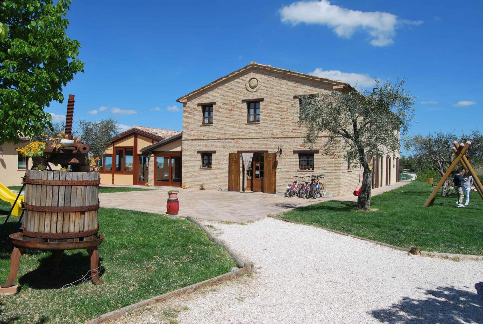 Cadabo Villa Montecarotto Bagian luar foto