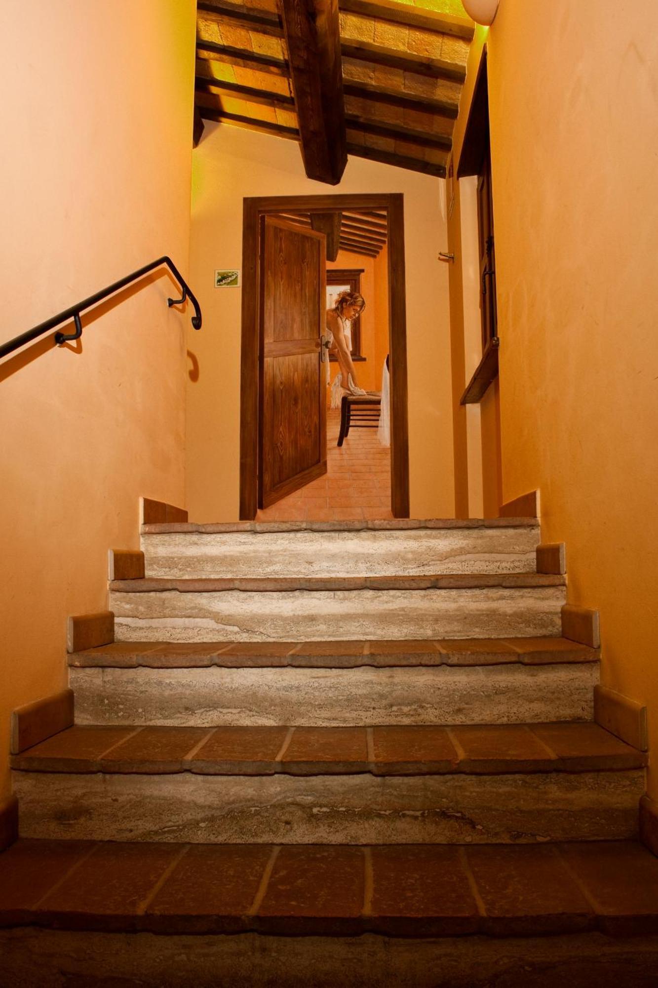 Cadabo Villa Montecarotto Bagian luar foto