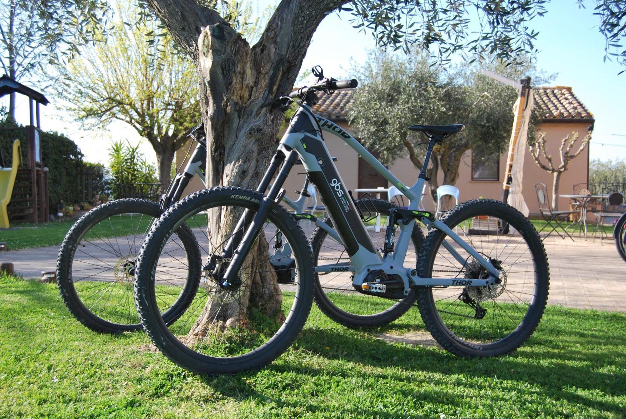 Cadabo Villa Montecarotto Bagian luar foto